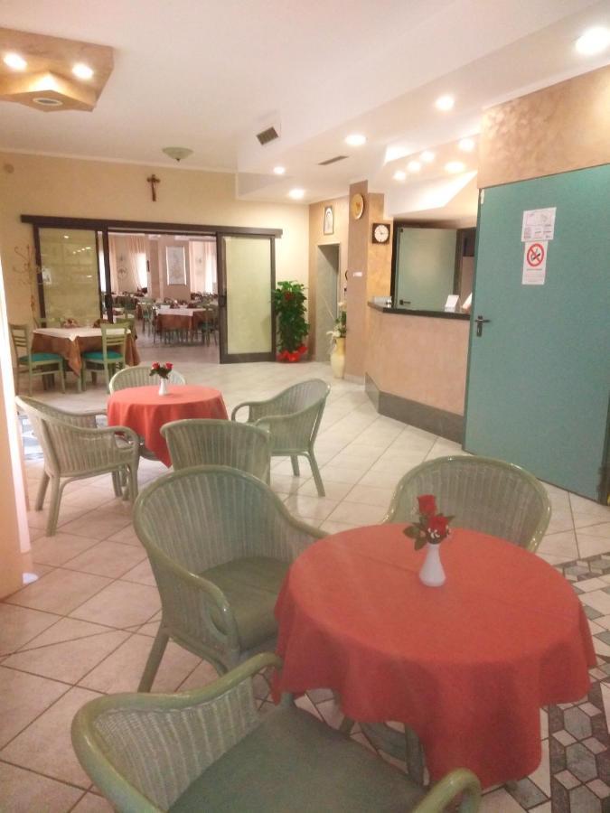 Hotel Costa Verde Сан Джовани Ротондо Екстериор снимка